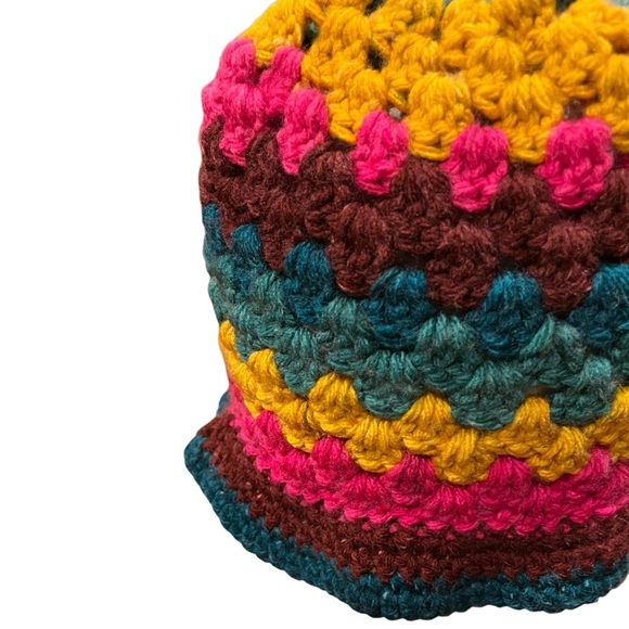 Vintage handcrafted, multicolored crochet beanie hat - Picture 5 of 7